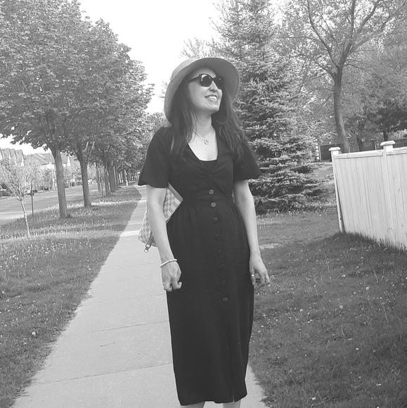 Meet your Posher, Suzana - Picture 1 of 1